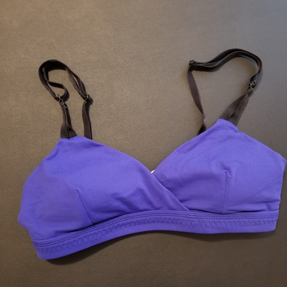 Lululemon sports bra - size 6 - Picture 1 of 4